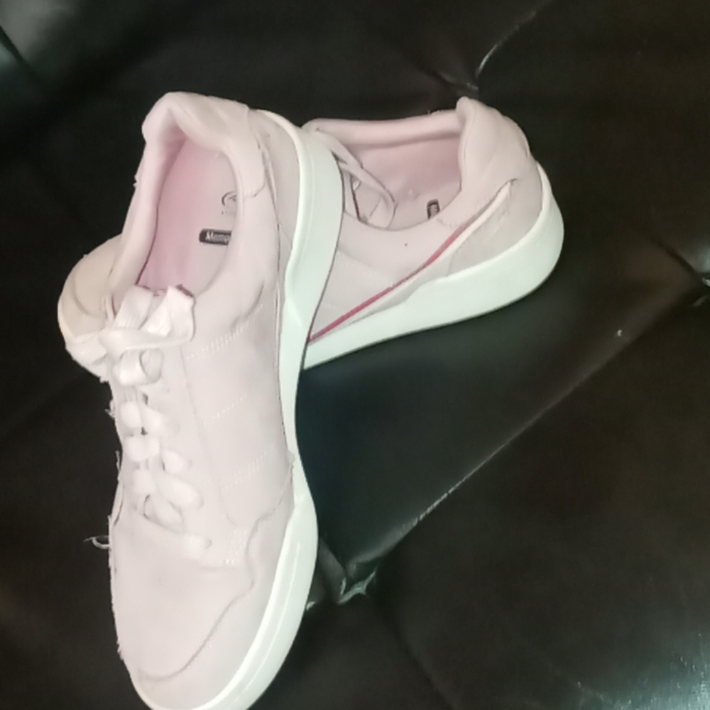 Shoes - Picture 2 of 2